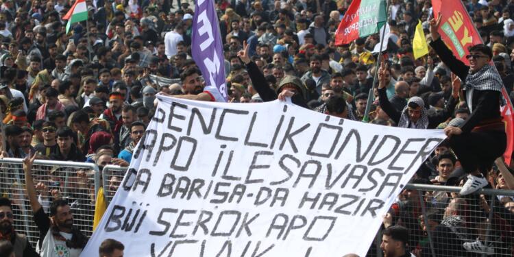 Fotoğraflarla 2025 İstanbul Newrozu: Abdullah Öcalan’a özgürlük