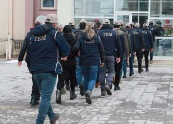 İzmir’de gözaltına alınan 21 KESK üyesinden 5’i tutuklandı