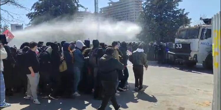 İmamoğlu protestosunda öğrencilere gözaltı