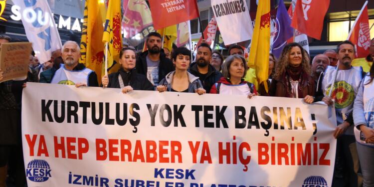 İzmir’de Eğitim Sen’e açılan soruşturma protesto edildi