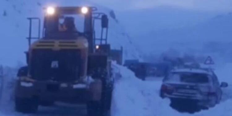 Çığ altında kalan 6 dağcının cenazesine ulaşıldı