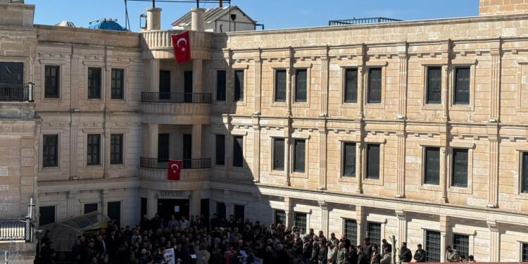 AKP’li belediye hakkında ‘yalan beyan’ iddiasıyla suç duyurusu