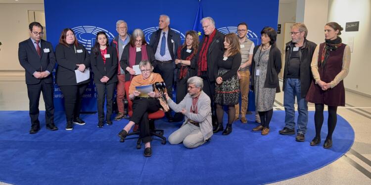 AP’de Abdullah Öcalan’a uluslararası destek: 200 isim barış çağrısı yaptı