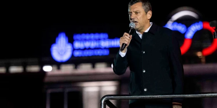 Özgür Özel, Yavaş adına helallik istedi