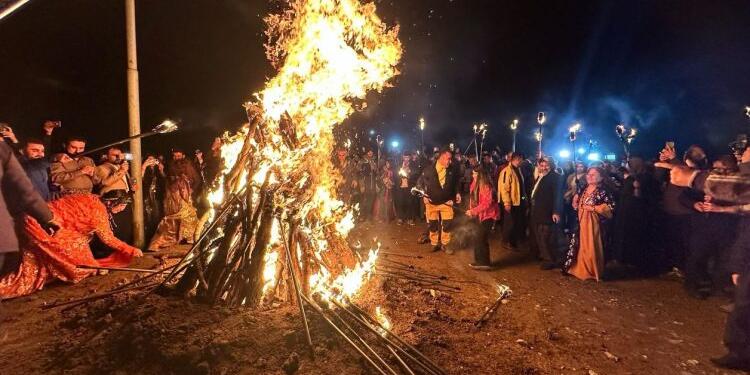 Guwêje Dağı’nda Newroz ateşi yakıldı