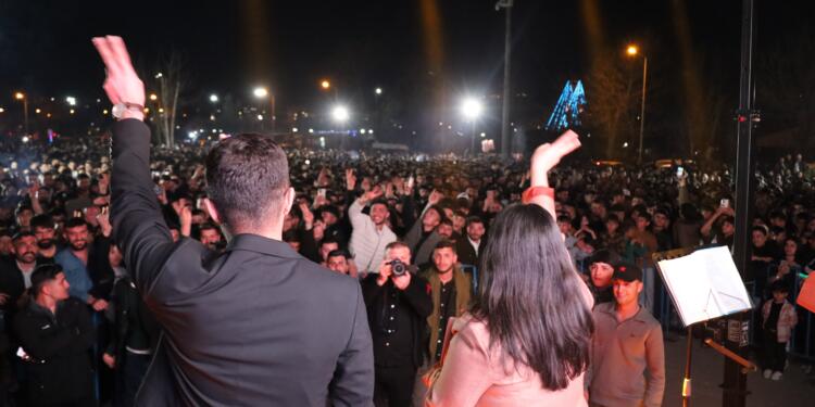 Cizîr Belediyesi halk konseri düzenledi