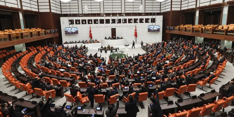 9 milletvekili hakkında 13 fezleke hazırlandı