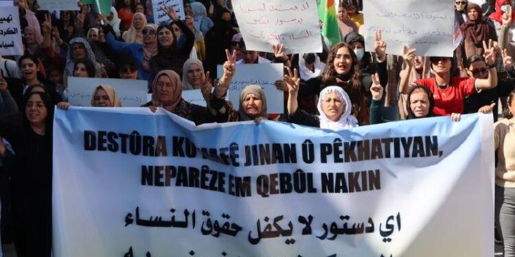 Anayasa taslağına tepki: Suriye’de Kadınsız sistem inşa edilemez