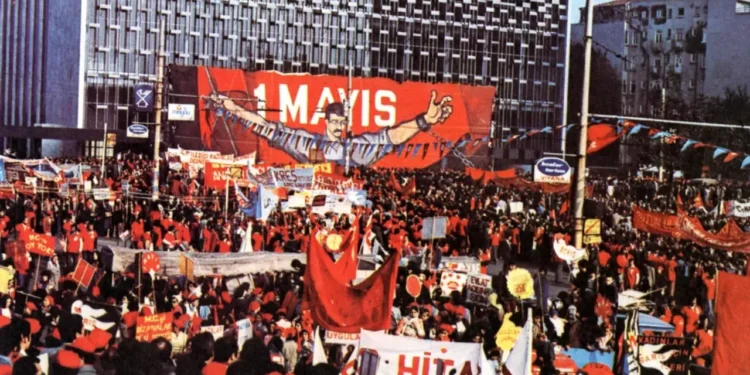 HDK ve DEM Parti Gençlik Meclisleri Taksim’e çağırdı