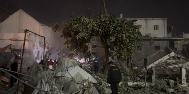 İsrail El-Ehli Baptist Hastanesine saldırı düzenledi