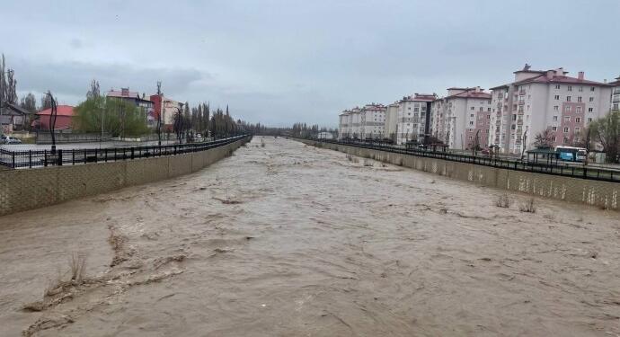 Agirî’deki selde tarım alanları zarar gördü