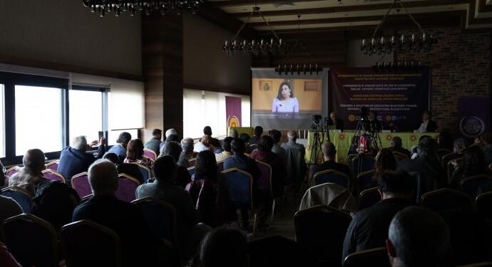 ‘Anadil mücadelesi her alanda yaygınlaştırılmalı’