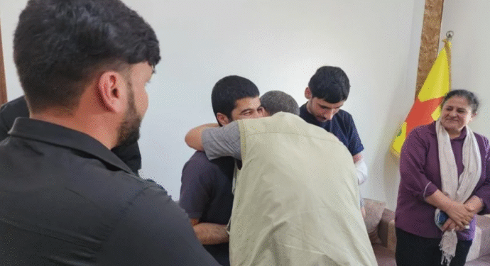 DAİŞ’ten kurtarılan Êzidî gençler ailelerine kavuştu