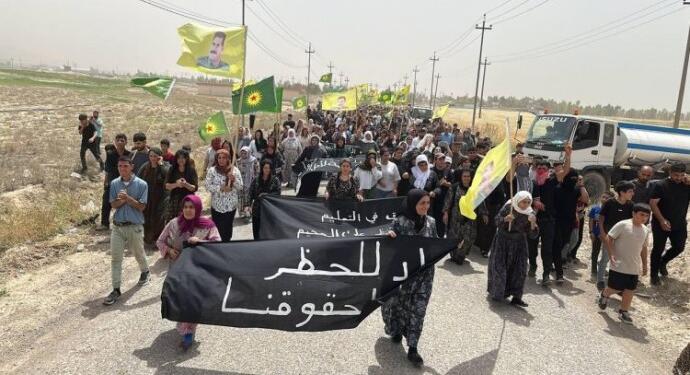 Mexmur’da ambargoya karşı protesto yürüyüşü