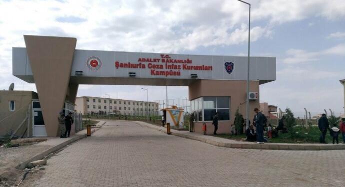 Tutsak yakınlarına çıplak arama Meclis gündeminde