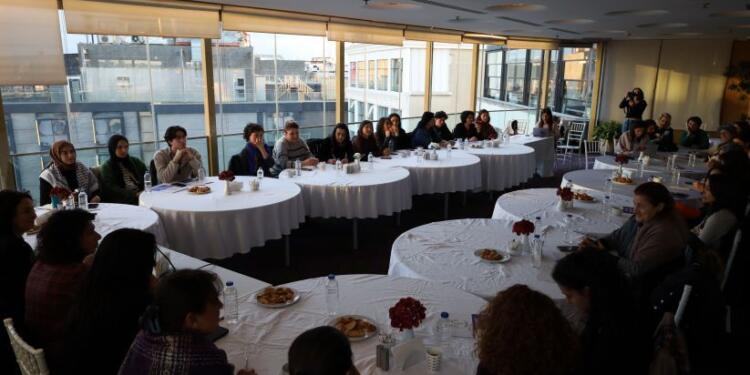 DEM Parti Kadın Meclisi İstanbul’da kadınlarla buluştu