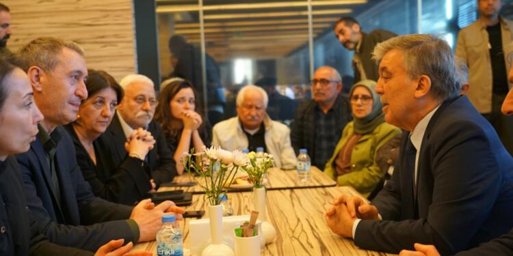 Önder için birçok isimden hastane ziyareti