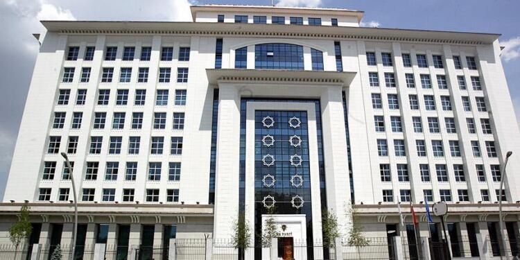 Özel harekat polisi, AKP Genel Merkezi önünde intihar etti