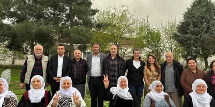 32 yıl tutsak Abdulaziz Ok tahliye edildi