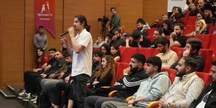 Gençler sordu, Serra Bucak yanıtladı