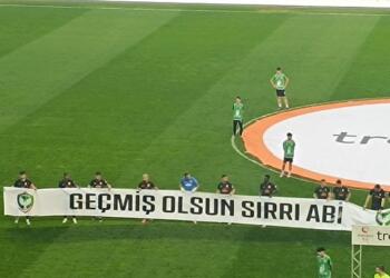 Amedspor’dan ‘Geçmiş olsun Sırrı abi’ pankartı