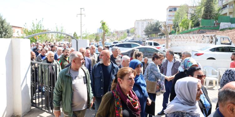 HPG’li Uçakan ve Dala’nın taziyesine kitlesel ziyaret