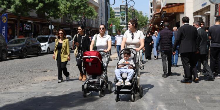 Planlı sezaryenin ‘yasaklanmasına’ tepki: Yönetmeliği geri çekin