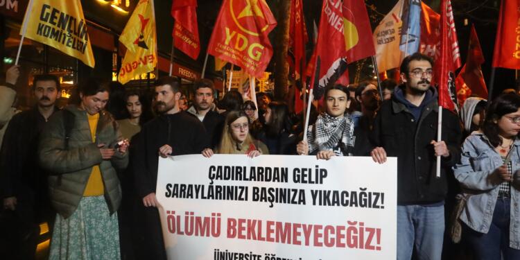 Çadırlara müdahale edilmesini protesto eden 11 öğrenci gözaltına alındı