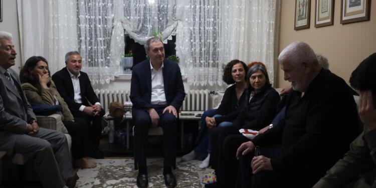 DEM Parti Eş Genel Başkanı Bakırhan’dan ev ziyaretleri