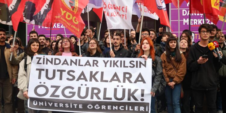 Ankara’da gözaltı ve tutuklamalar protesto edildi