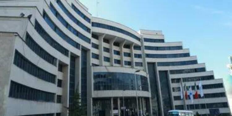 Azad Üniversitesi’nde 10 öğrenci okuldan uzaklaştırıldı