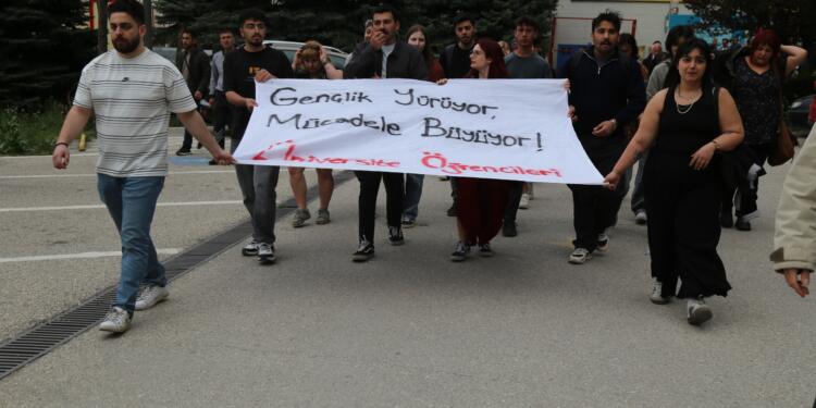 Eskişehire’de öğrenci yürüyüşü: 3 gözaltı