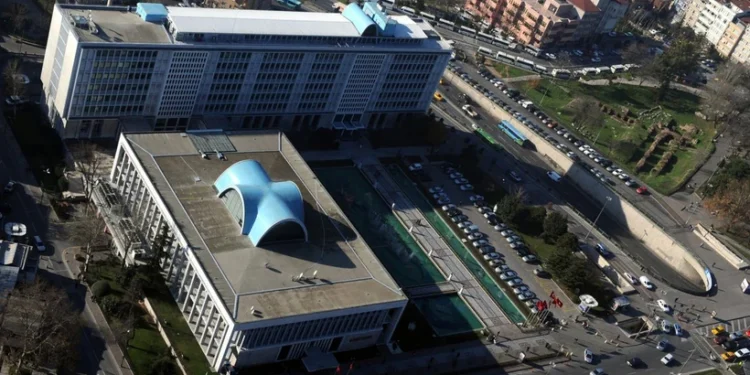 İBB soruşturmasında 52 kişi adliyeye sevk edildi