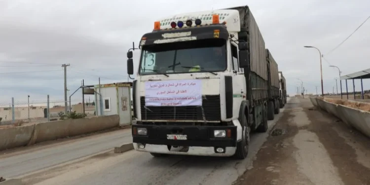 İnsani yardım konvoyu Tebqa’dan geçti