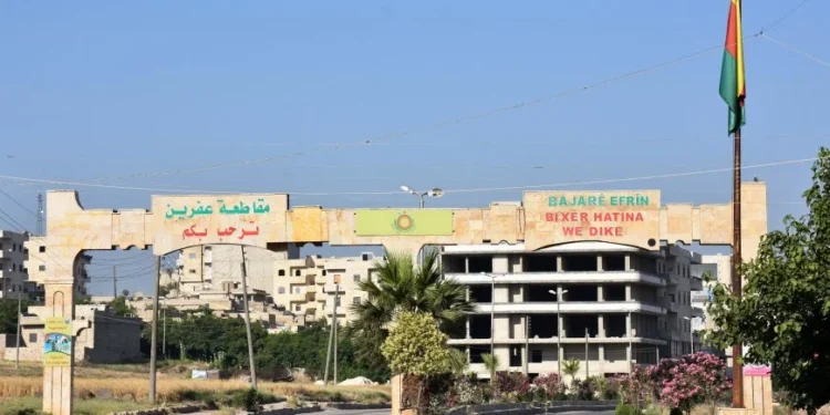 Efrînliler: Türkiye ve çeteler çıkmadan geri dönemeyiz