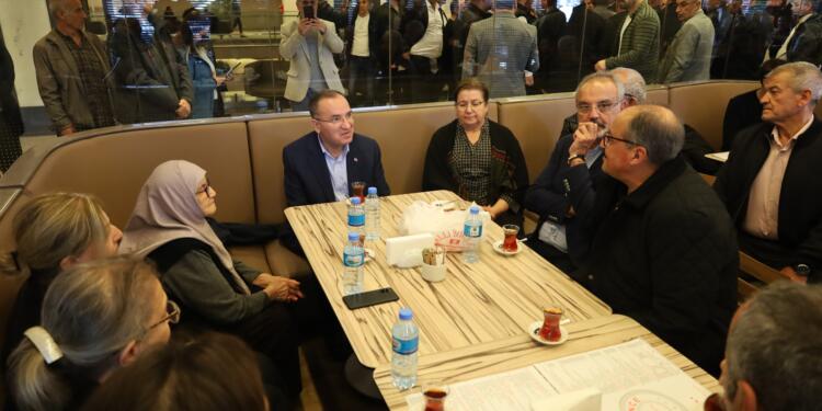 Önder’in tedavi gördüğü hastaneye ziyaretler sürüyor