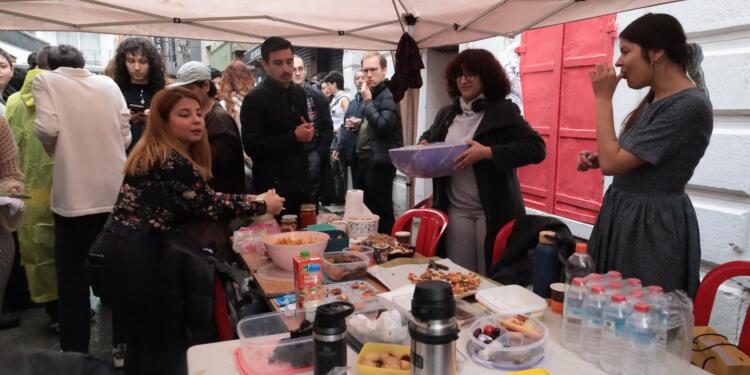 Boykota destek için takas stantları kuruldu
