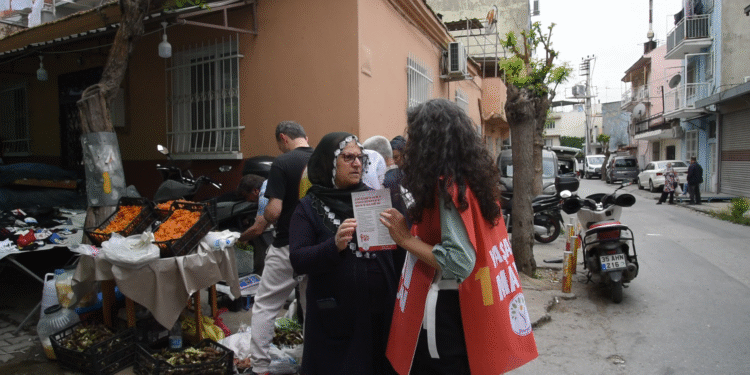 İzmir’de kadınlar 1 Mayıs’a çağırdı