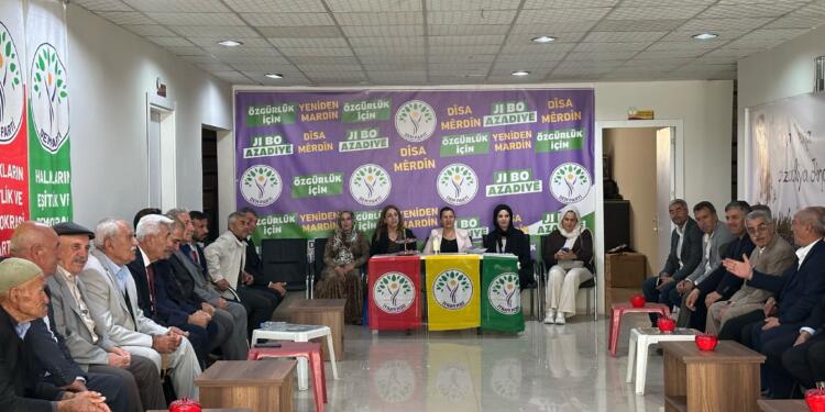 DEM Parti Mêrdîn’de halkla bayramlaştı