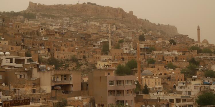 Mêrdîn ve Şirnex’i toz bulutu esir aldı