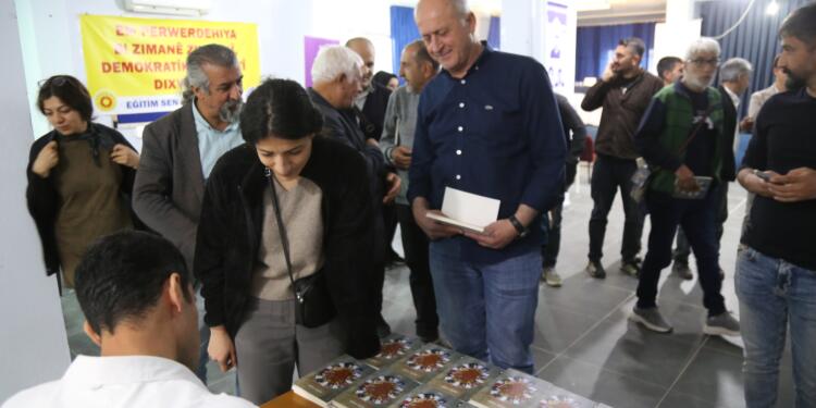 Yazar Sadık Aslan Mêrdîn’de okuyucularıyla buluştu