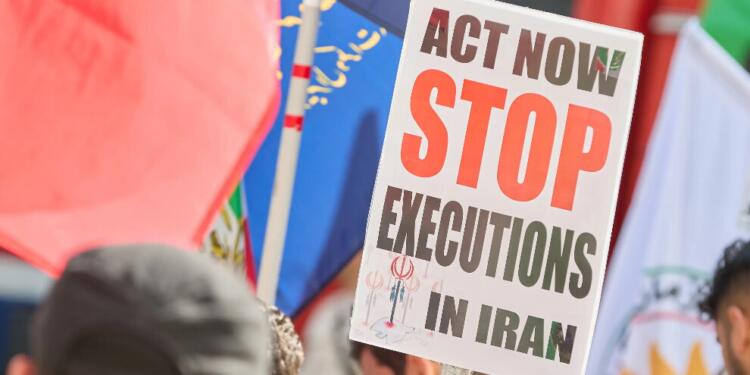 İran’da 5 tutuklu idam edildi