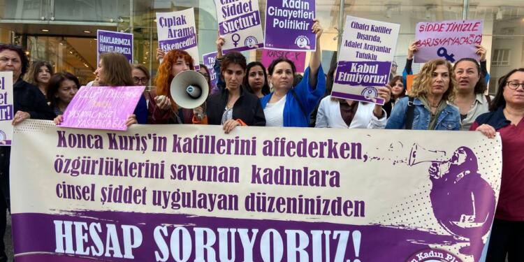 Mersin’de kadınlar cinsel işkenceye karşı sokakta