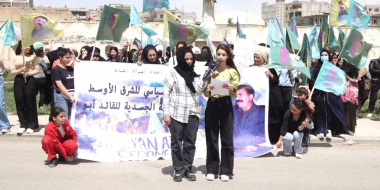 Reqa ve Tebqa’da gençler Abdullah Öcalan’ın özgürlüğü için yürüdü