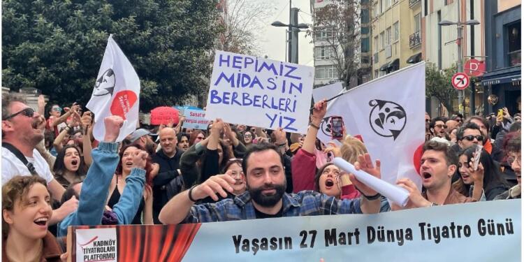 ‘Tiyatronun gücünü kullanalım’
