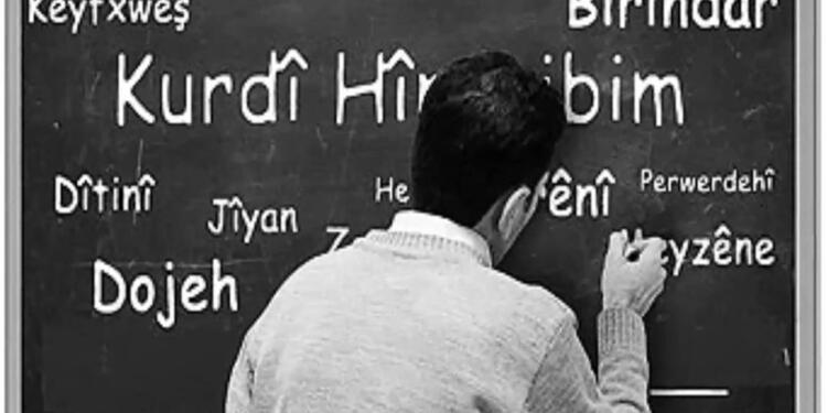 Kurdish Monitoring: Kürtçe kamusal alanda engelleniyor