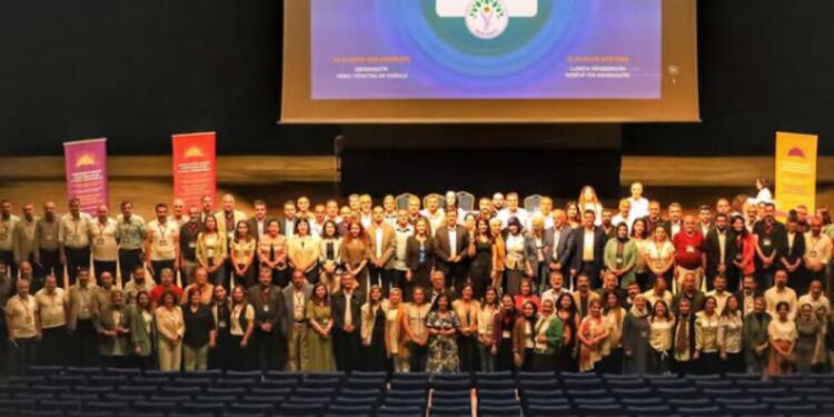 DEM Parti: Kayyımlar çekilsin, eşbaşkanlık tanınsın