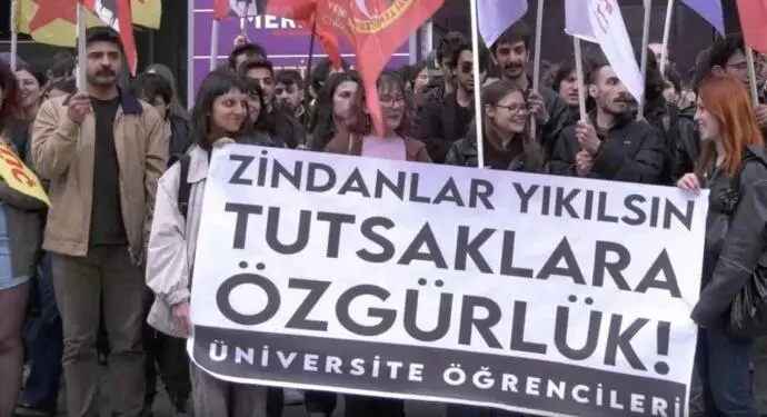 Tutsak öğrencilerin iddianameleri hazır değil; eğitim hakları tehlikede