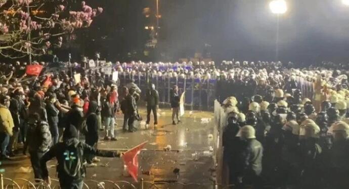 İBB protestolarında tutuklanan 14 öğrenci tahliye edildi