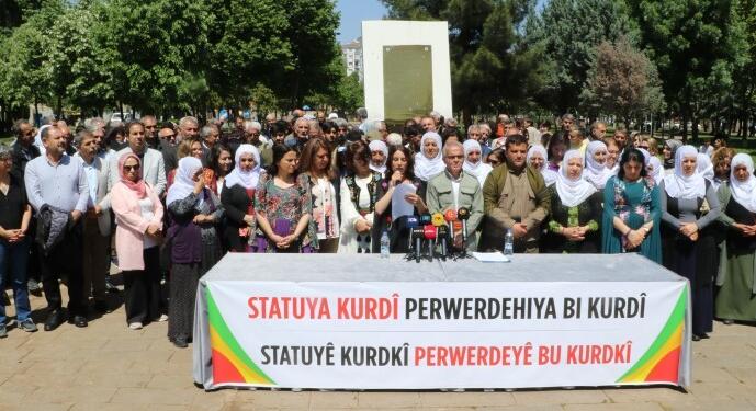 ‘Her alanda Kürtçe’yi savunup yaşatmalıyız’